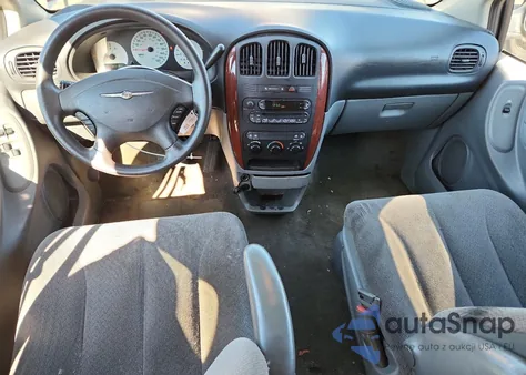 2006 Chrysler Town & Country из США, поврежденный, VIN 1A4GP45R56B690277